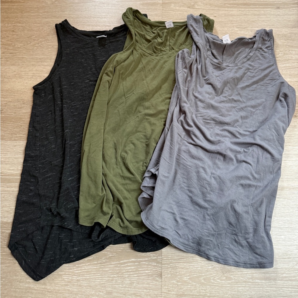 Old Navy Women's Luxe Tank Top Lot - small